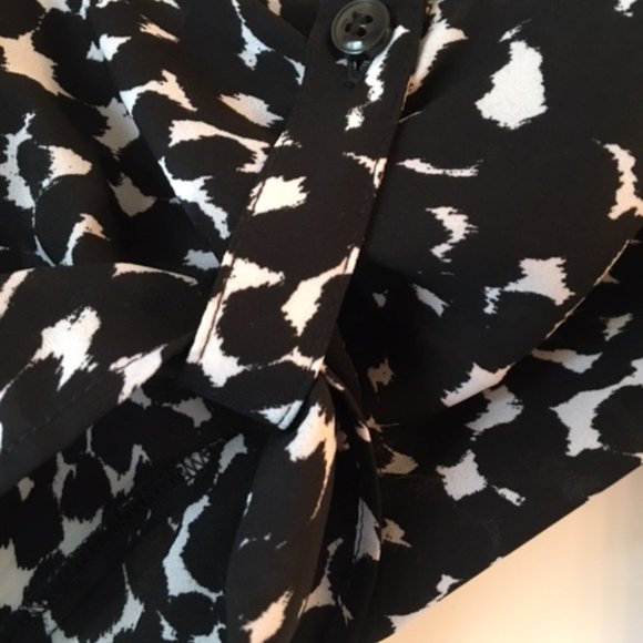 Chaus Flowy Print Blouse - Picture 3 of 5